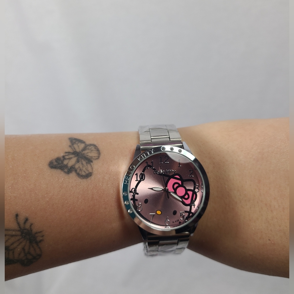 Brand new Sanrio Hello Kitty stainless steel watch- Pink - Picture 2 of 8